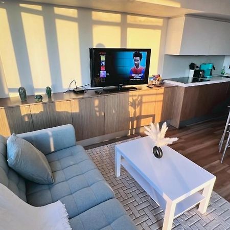 Cozy Condo In Downtown Toronto + Free Parking ภายนอก รูปภาพ