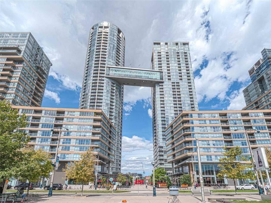 Cozy Condo In Downtown Toronto + Free Parking ภายนอก รูปภาพ