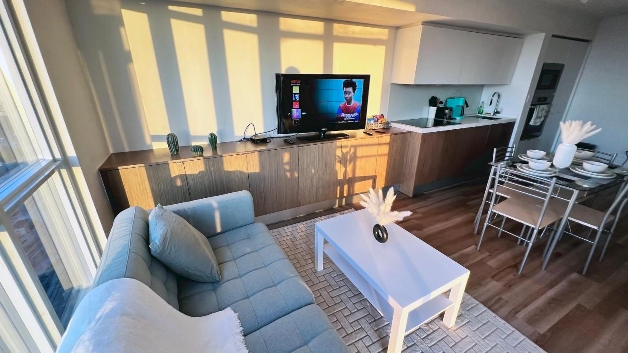 Cozy Condo In Downtown Toronto + Free Parking ภายนอก รูปภาพ
