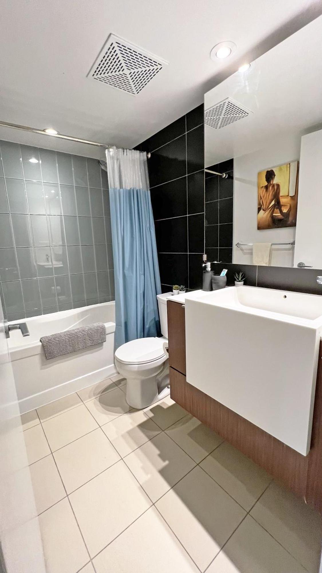 Cozy Condo In Downtown Toronto + Free Parking ภายนอก รูปภาพ
